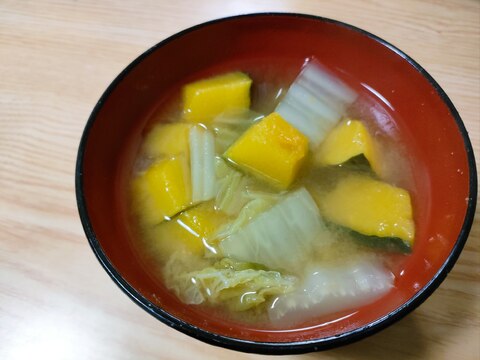 かぼちゃと白菜の味噌汁